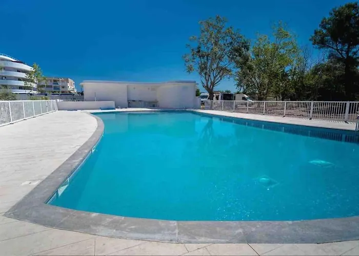 T2 Neuf + Piscine, 5 Mn A Pied Des Plages