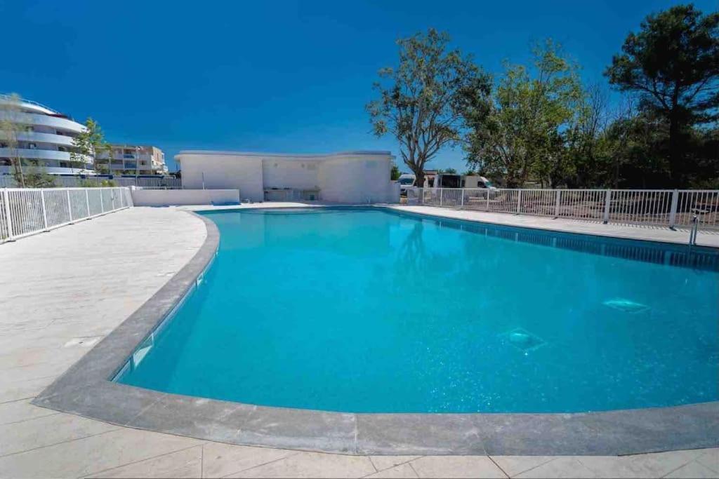 Apartment T2 Neuf + Piscine, 5 Mn A Pied Des Plages